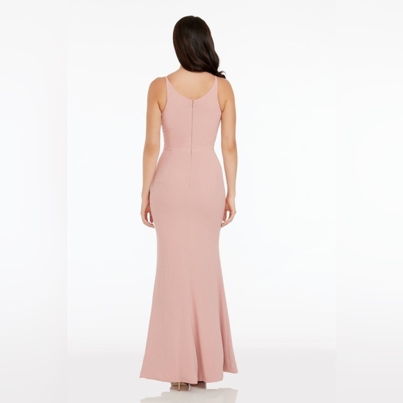 New! Dress The Population Iris Body-Hugging V-Neck Blush Pink Gown 🌸Medium NWT - Picture 4 of 4